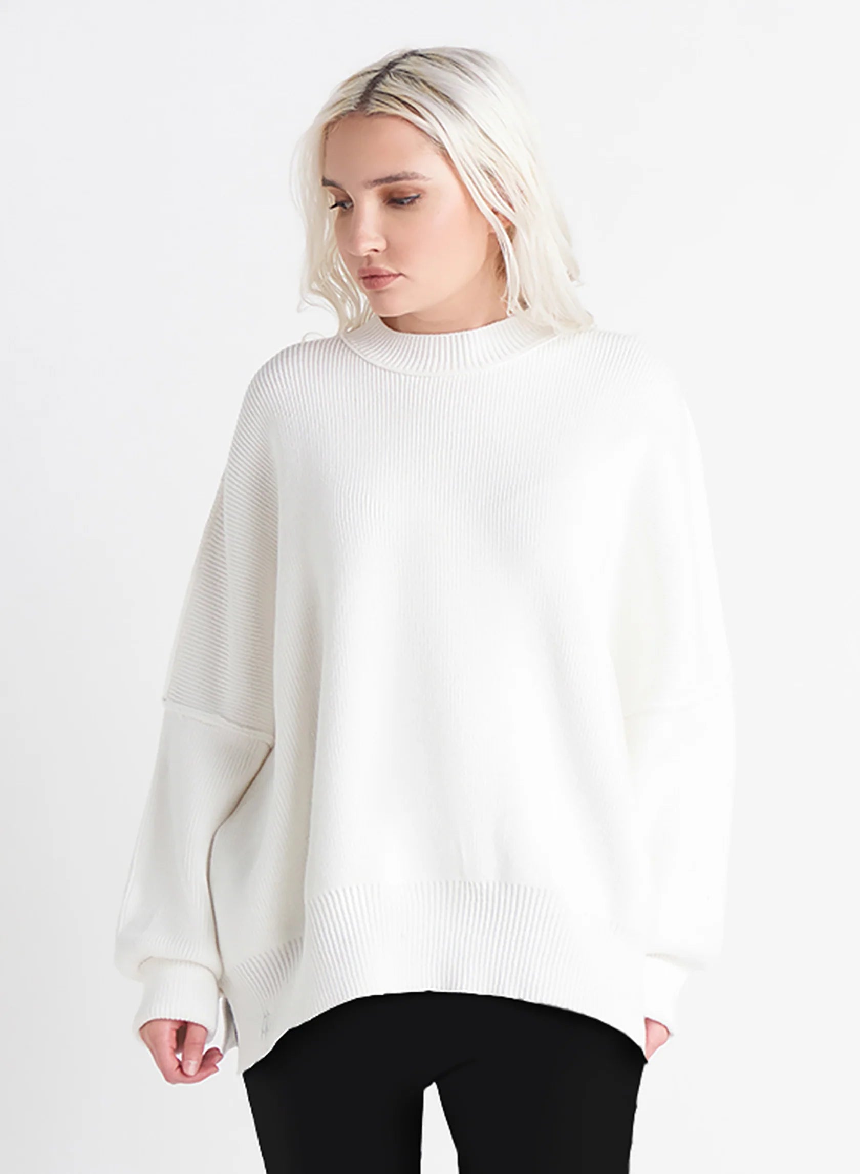 DEX-Oversized sweater-OFF WHITE